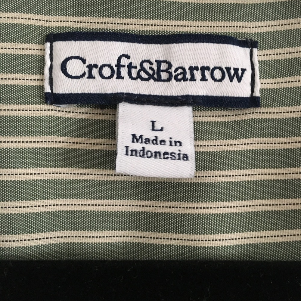 Nwt Croft And Borrow Woman’s Size L Button Down - image 3